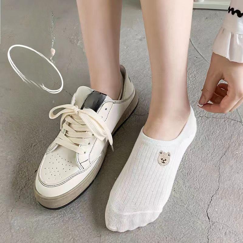 Summer Thin, White, Versatile and Cute Cartoon Shallow Boat Socks for Women, Breathable, Sweat-absorbing and Invisible Socks for Women