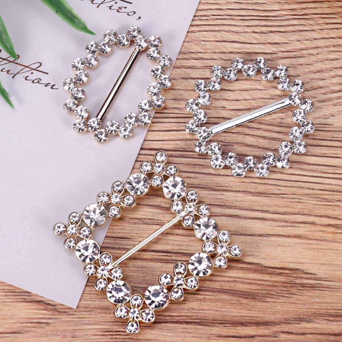 

BESTOYARD Scarf Ring 3Pcs 80s Party Tee Shirt Clips Pearl Rhinestone T Shirt Scarf Clip Ring Buckles Waistband Neckerchief Clip Rings for Clothing