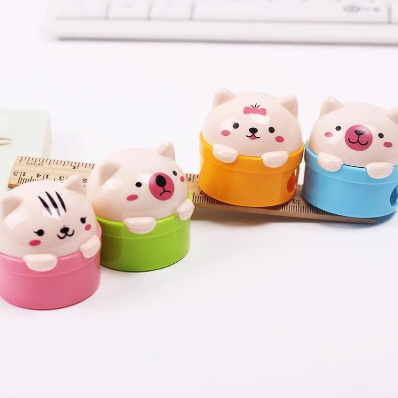2PC Stationery Double Holes Pencil Sharpener Cartoon Cat and Bear Plastic Pencil Sharpener for Kids Student School Color
