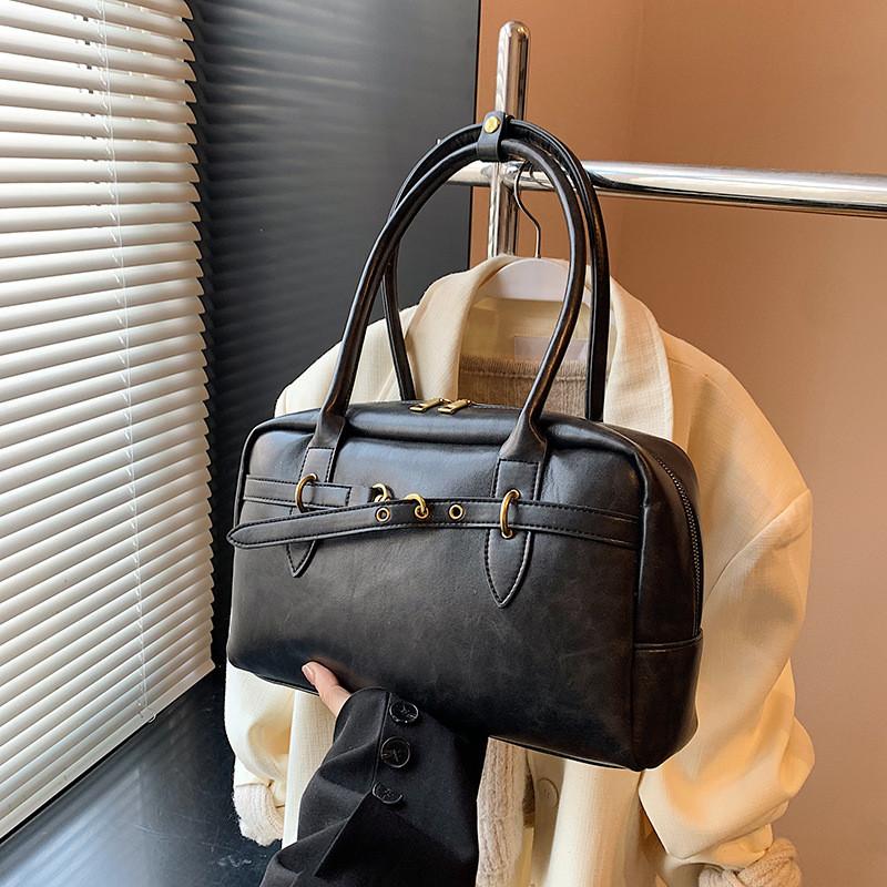 Elegant Brown Casual Handbag For Women Comfortable Large Tote Bag With Trendy Aesthetic Ideal For Everyday