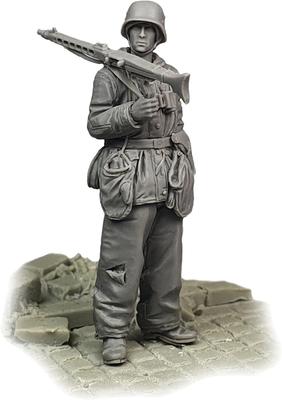 Ardennes Miniatures WWII German Machine Gunner In Winter Gear with MG42 Shoulder Resin Kit AR35101 1/35 Arm,