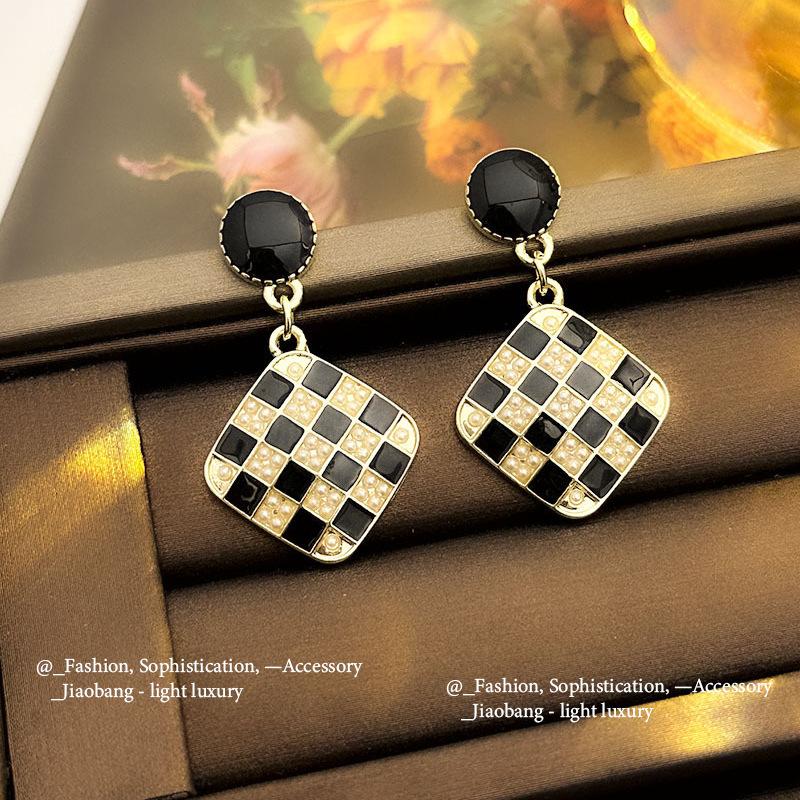 Silver Needle Fashion High-end Sense Diamond-set Black Earrings Niche Versatile Temperament Earrings Light Luxury High-quality Earrings