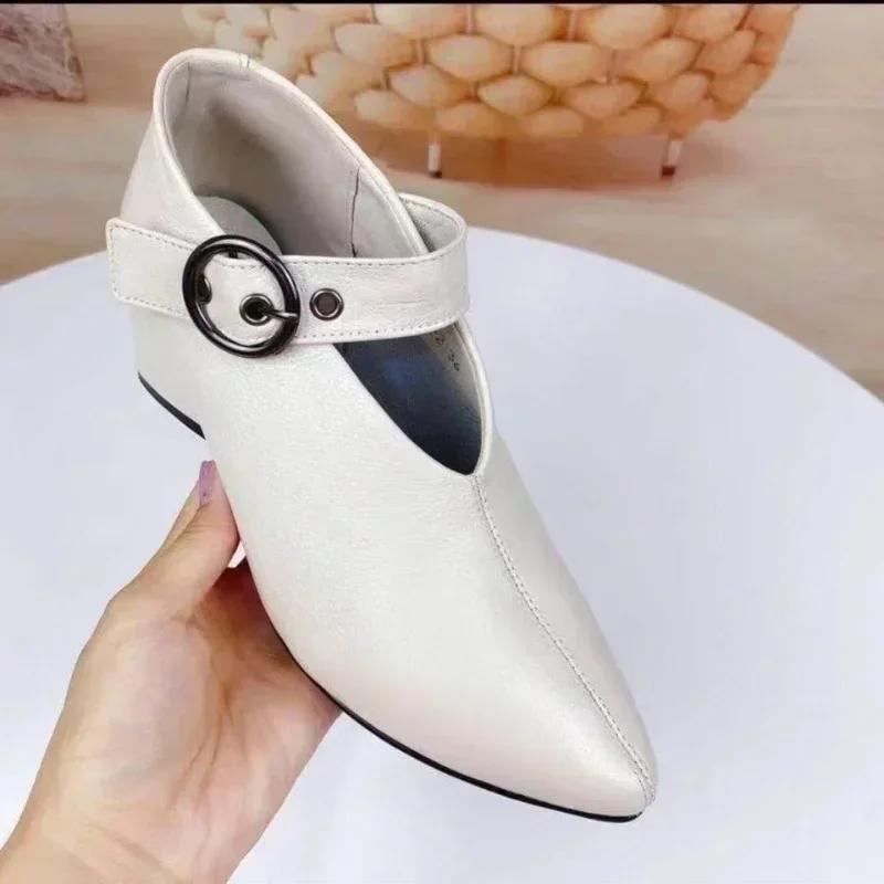 Fashion Shoes New Pointed Toe Sexy Chunky Heels Women Shoes Female Retro Belt Buckle Black High Heels Shoes Chaussure Femme