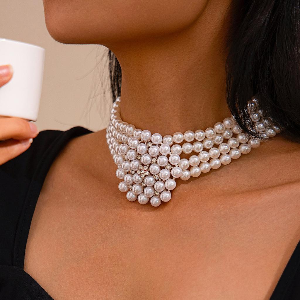 Temperament Small Fragrant Style Multi-Layer Imitation Pearl Flower Necklace Female French Beaded Collarbone Chain Choker