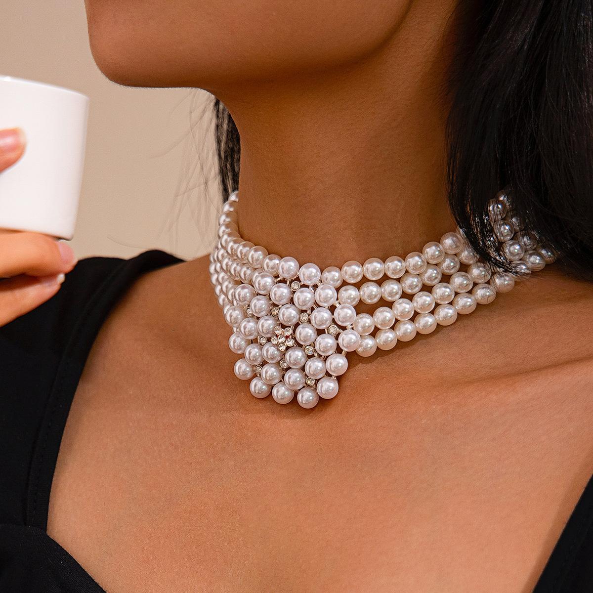 Temperament Small Fragrant Style Multi-Layer Imitation Pearl Flower Necklace Female French Beaded Collarbone Chain Choker
