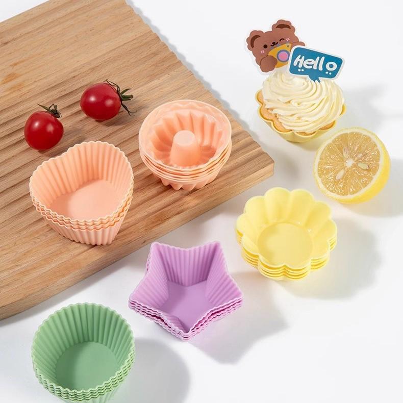 

Reusable Silicone Mold for Baking & Steaming Cakes and Pastries