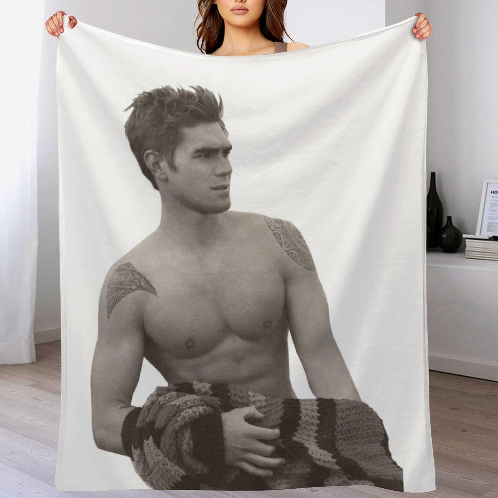 

KJ Apa Throw Blanket Easy Care Comfortable Blanket for Couch 102x76cm(40x30in)