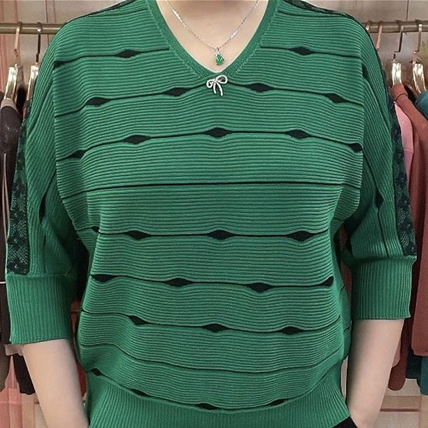 Autumn Women's Plus Size Knit Sweater Three-Quarter Sleeve Loose V-Neck Knit Sweater Color Block Knit Pullover