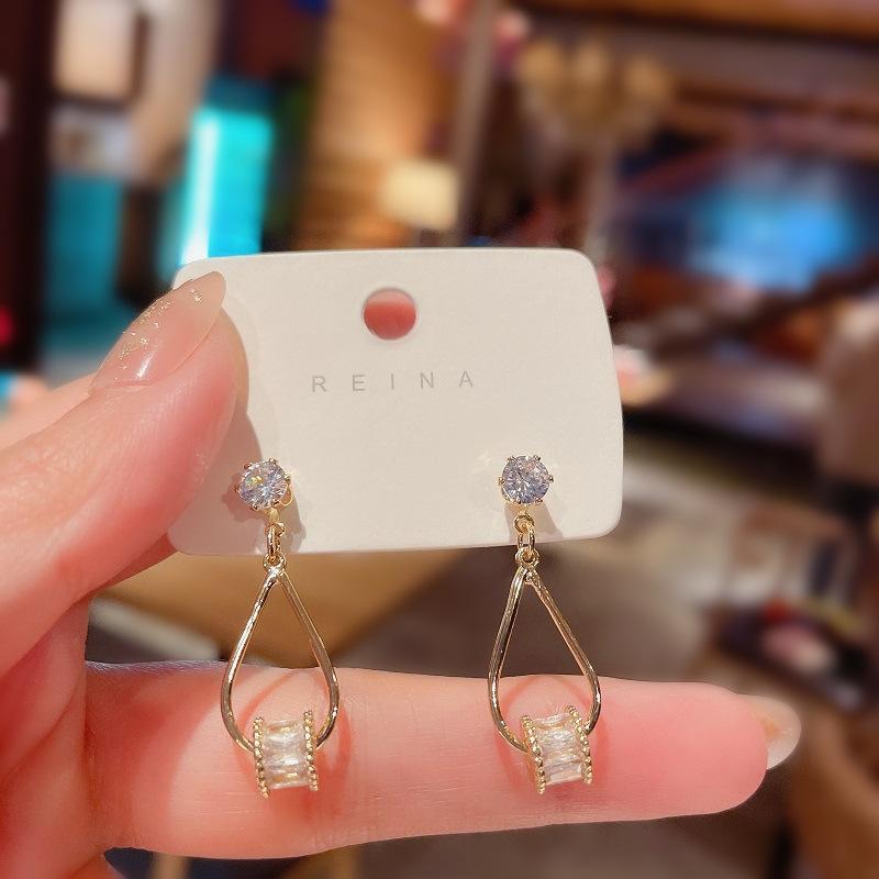 

New Korean silver needle micro-inlaid zircon stud earrings for women, temperament geometric water drop earrings, small earrings. 925 silver needle