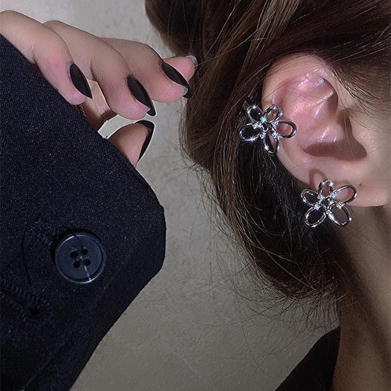 

1 пара модных полых цветочных клипс для ушей без пирсинга, серьги-манжеты серебряного цвета для женщин и девочек, ювелирные изделия
