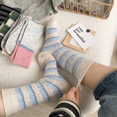 Winter Verdickte Wollpunktgarn Gestreifte Socken für Damen, Kontrastfarbe Plüsch Warm Mittelhohe Frottee Socken