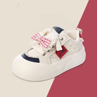 2025 mode printemps et automne chaussures blanches polyvalentes petites chaussures blanches tendances virales chaussures de skate semelle souple chaussures de sport mignonnes douces mignonnes chaussures pain