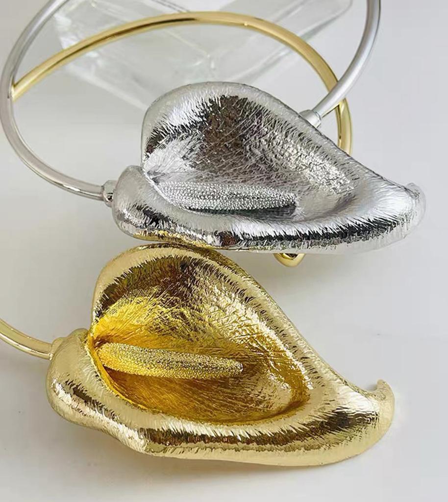 Elegantní kovový choker náhrdelník ozdoba Vintage kovový náhrdelník ve tvaru květu Elegantní květinový otevřený choker Párty doplňky