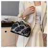 Neu Chinesischen stil shell tasche 2024 neue handtasche retro kran schulter tasche mit diamant kette