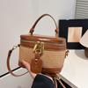 High-end niche design bag women's spring and summer new fashion messenger bag women's portable box bag