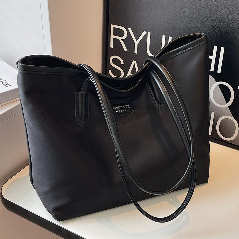 

Сумка из ткани Оксфорд женская большой вместимости новая повседневная универсальная на плечо тканевая сумка премиум сумка-тоут чёрный