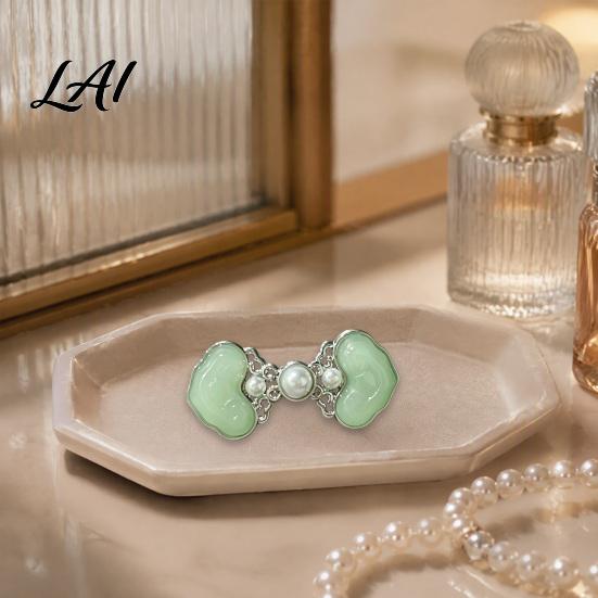 Clothing Fastener Chinese Style Faux Jade Brooch Vintage Cardigan Sweater Cincher Clip Dress Clip Shirt Pin with Pearl Jewelry Gift for Women Waist