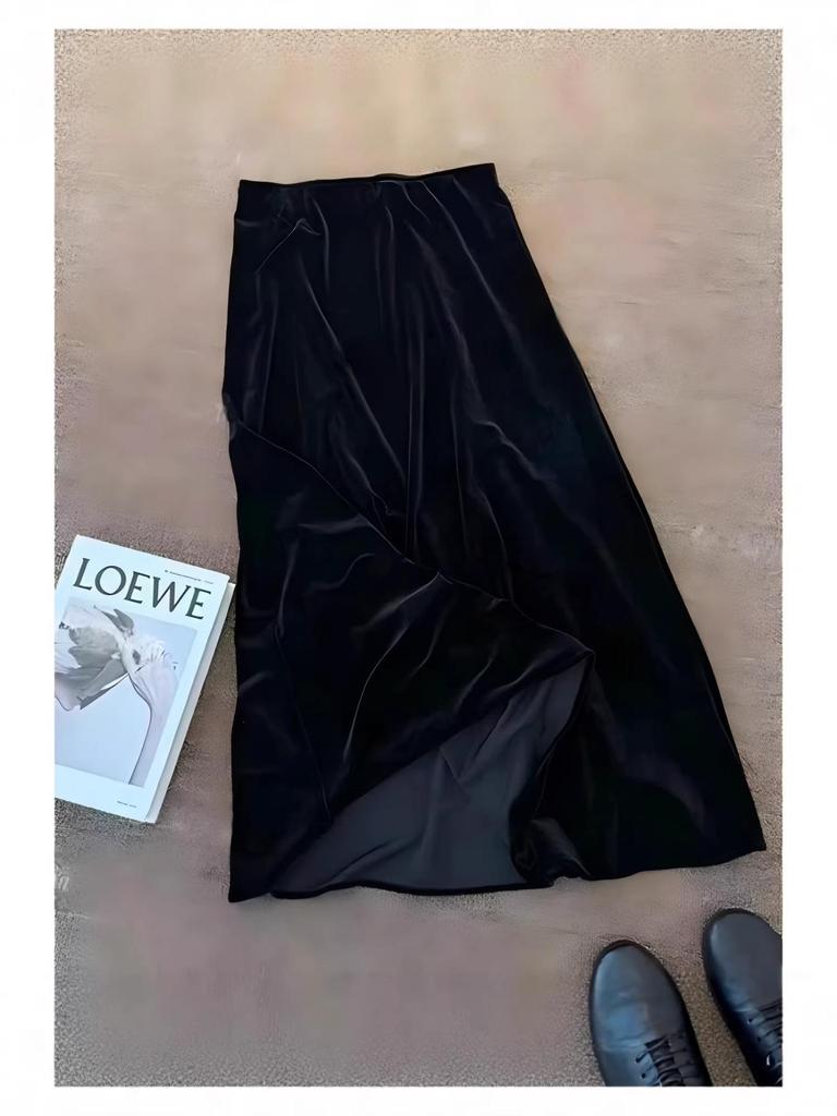 Elegant Black Velvet A-line Dress - Mid-length, Plus Size, Spring/Autumn, High-Quality French Design for a Flattering Silhouette.