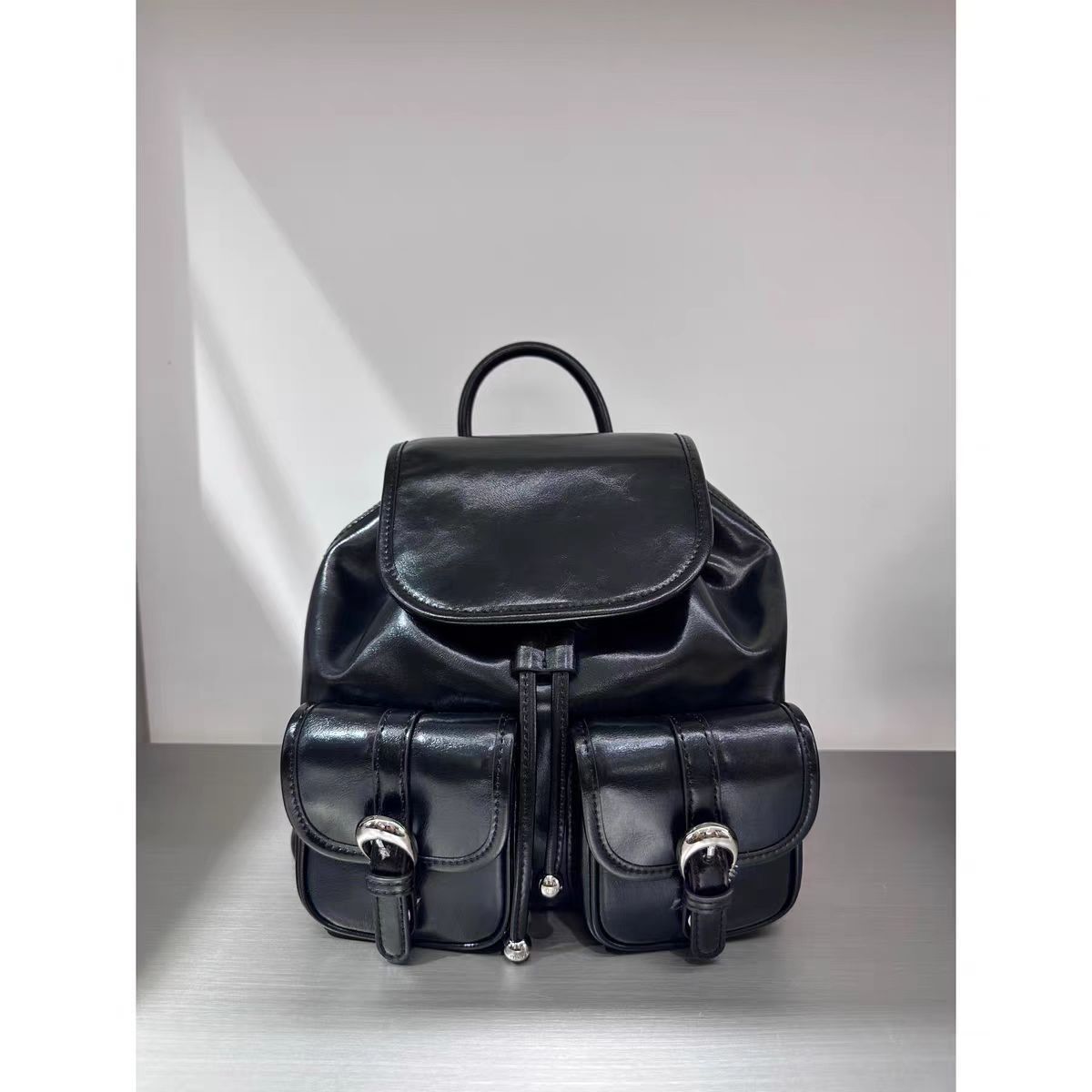 

Premium sense silver portable backpack women s new niche design multi-pocket commuting backpack