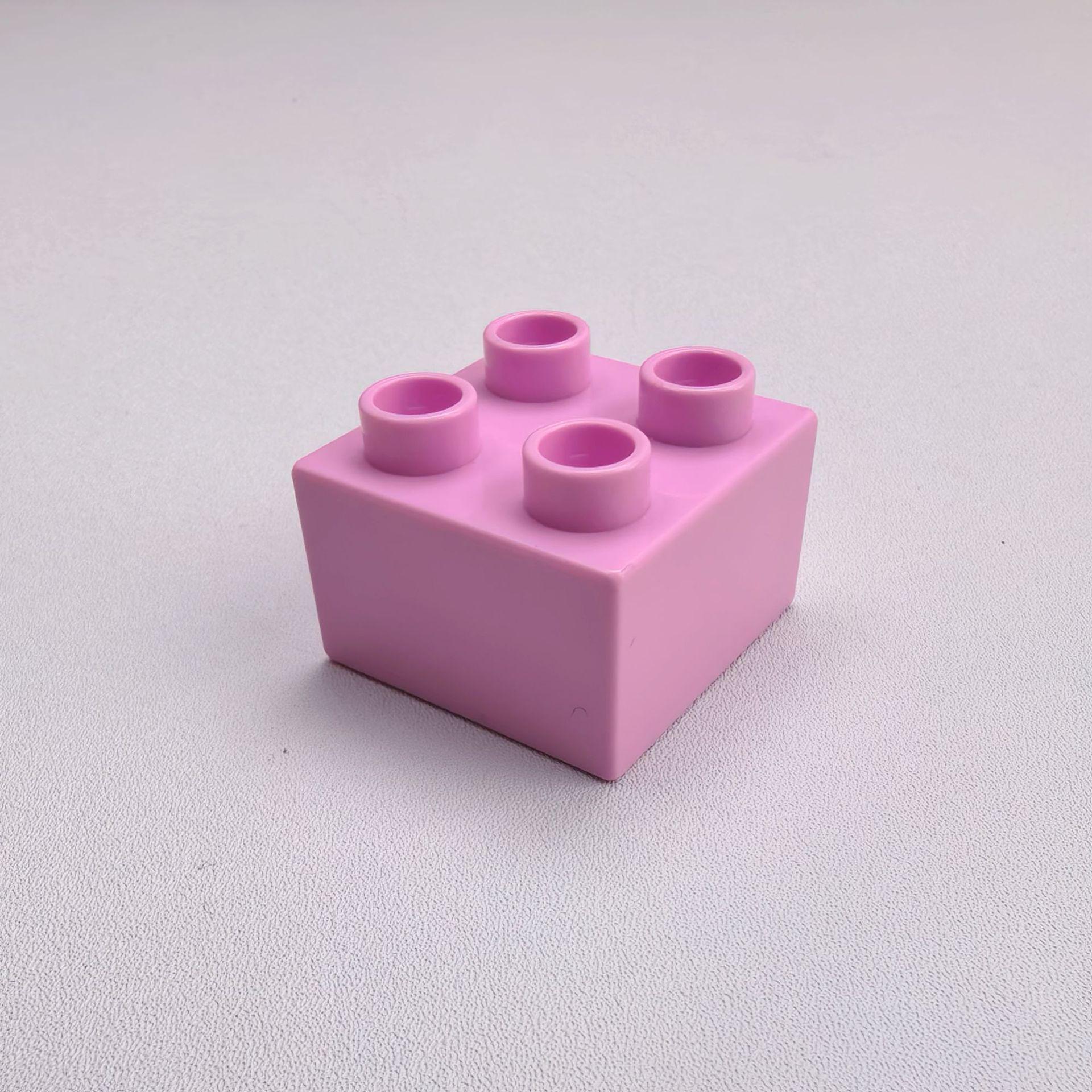 

Толстые 4-дырочные 2x2 Большие строительные блоки для детей детского сада, возраст 3+ - Образовательные сборочные настенные аксессуары