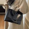 Casual Large-capacity Commuter Bag Popular Chain Single-shoulder Bag, and High-end Tote Bag