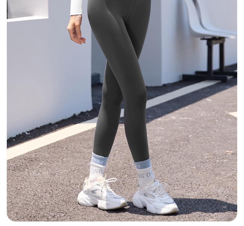 Women's Quick-Dry Yoga Suit: Lightweight, Stylish Activewear for Spring & Autumn Outdoor Fitness and Running