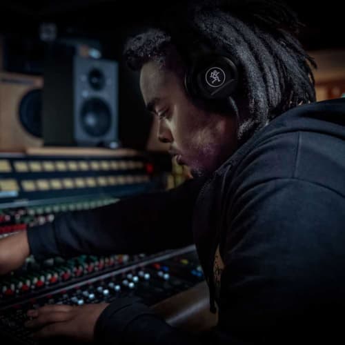 MACKIE MC-100 High-Performance Professional Headphones