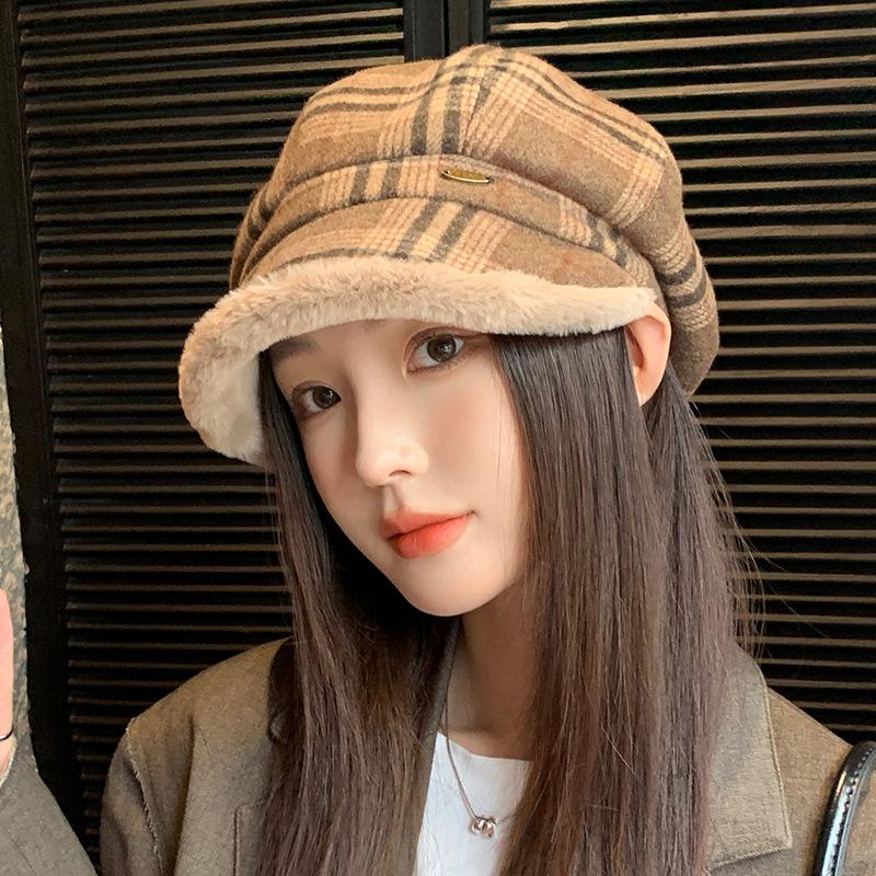 Women's Retro Plaid Plush Hat - Autumn Winter Warm Short Brim Versatile Slimming Travel Photo Hat