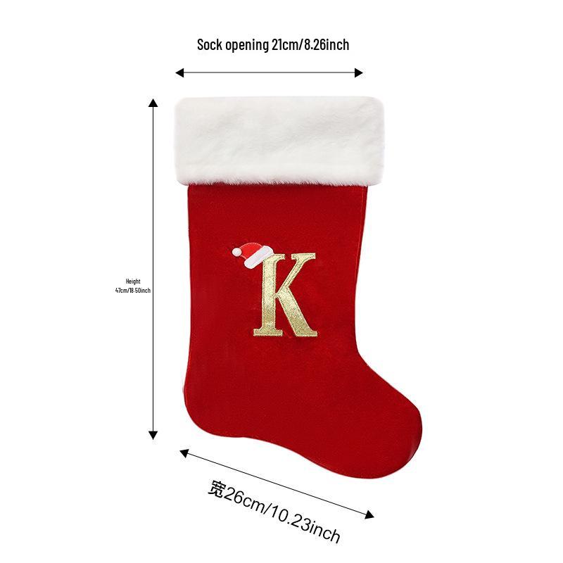 

Большой красный рождественский чулок с буквенным украшением