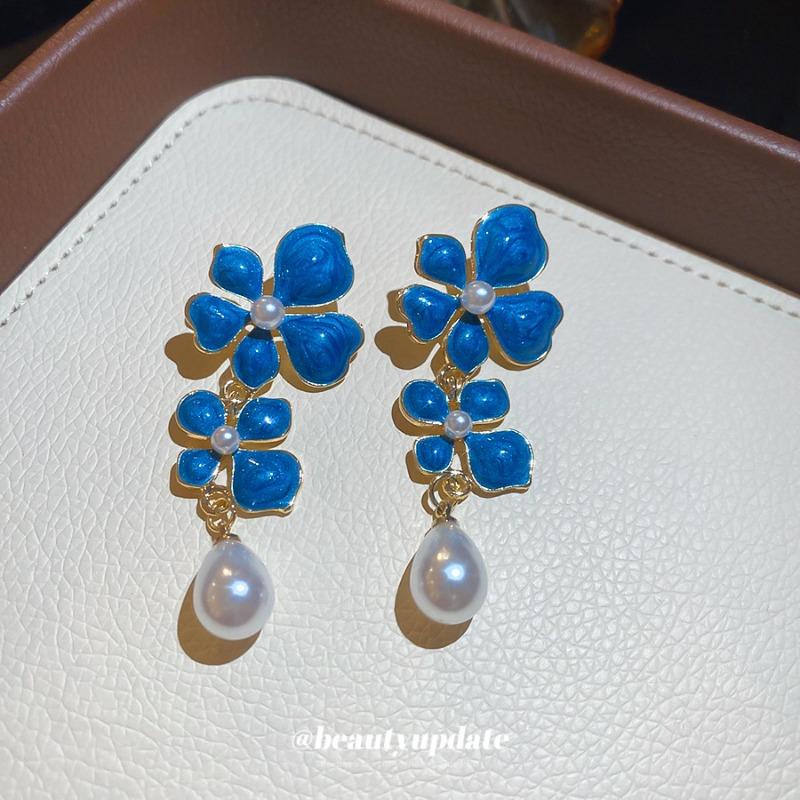 Medieval vintage silver needle dripping oil flower pearl stud earrings retro high-end earrings light luxury huge good-looking earrings
