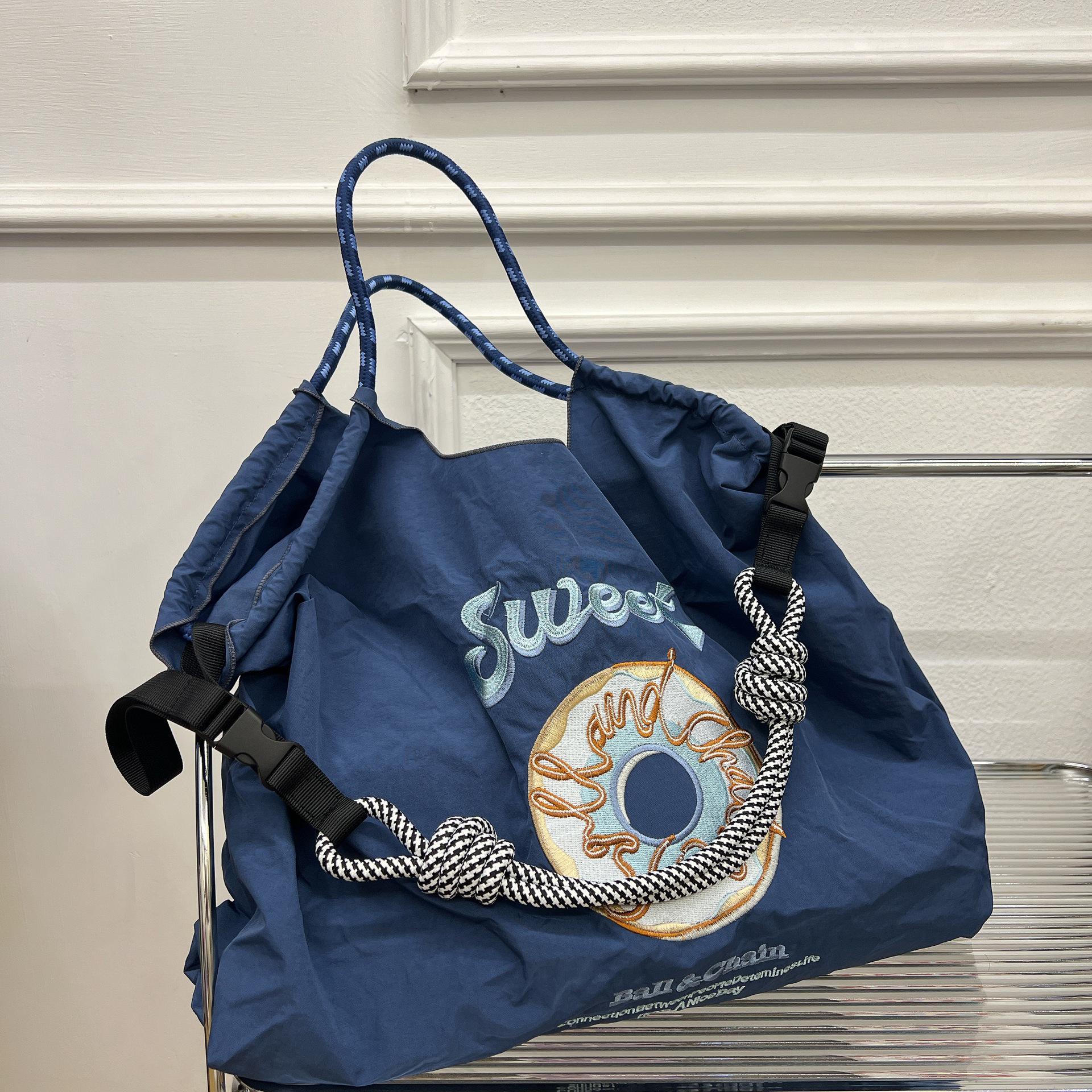 

Женская модная летняя вышитая сумка на плечо с шариковой цепочкой большой вместимости Medium Bag Only