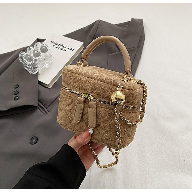 

20123 осень и зима корейская версия бархатной вышитой нитью ромб маленькая квадратная сумка трендовая цепочка одно плечо кроссбоди мини-коробка женская сумка хаки