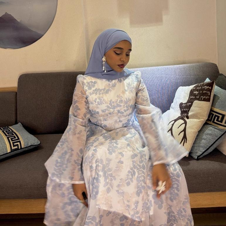 Mittlerer Osten elegantes Temperament schlankes Kleid Damen neues ausgestelltes Ärmel Taillen-Schnürung Französisches Kleid