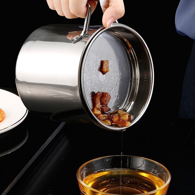 1Pc Stainless Steel Oil Filter Cup Durable Oil Pot With Built In Filter Easy To Invert Leakproof & Convenient Kitchen Gadgets