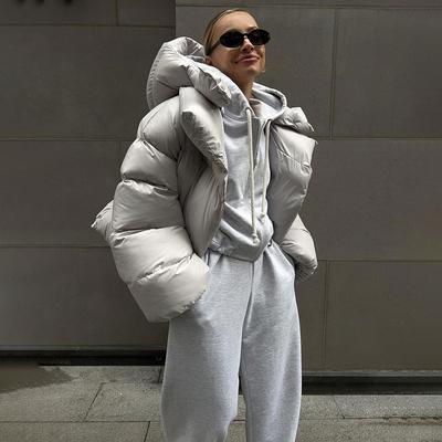 Women's Cropped Puffer Jackets Warm Winter Jacket with Hood Full Zipped Quilted Short Coat for Women Oversized Long Sleeve Coat Outwear with Pockets