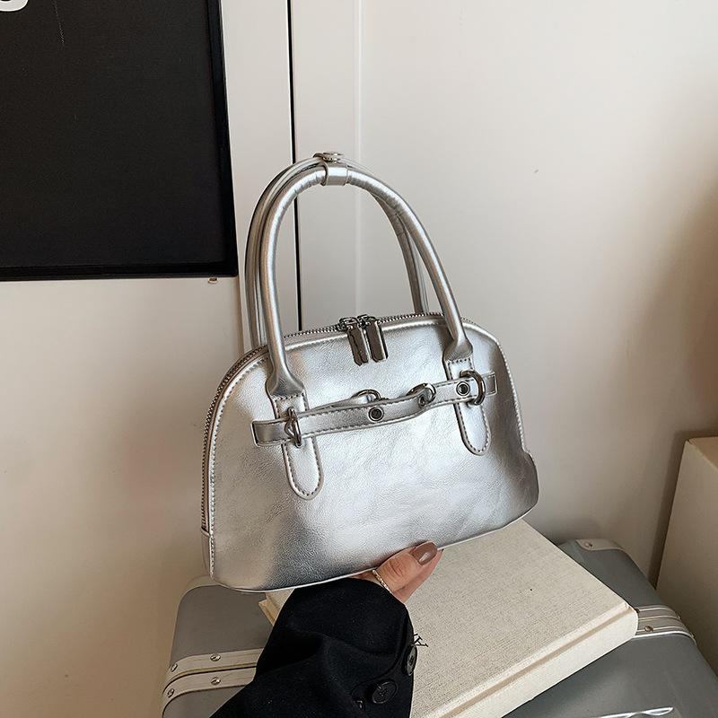 Advanced sense of foreign style small bag women's 2025 new spring and summer versatile messenger bag fashion super fire portable small bag