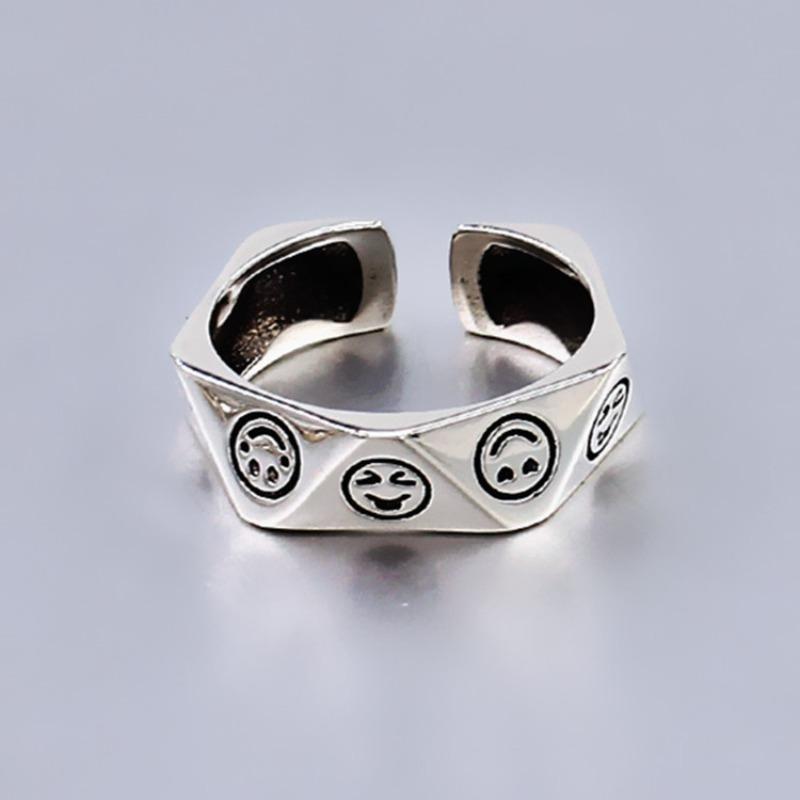 Smiley Face Ring for Women, Simple and Cute Diamond-shaped Emoticon Ring, Old Water Chestnut Smile Ring