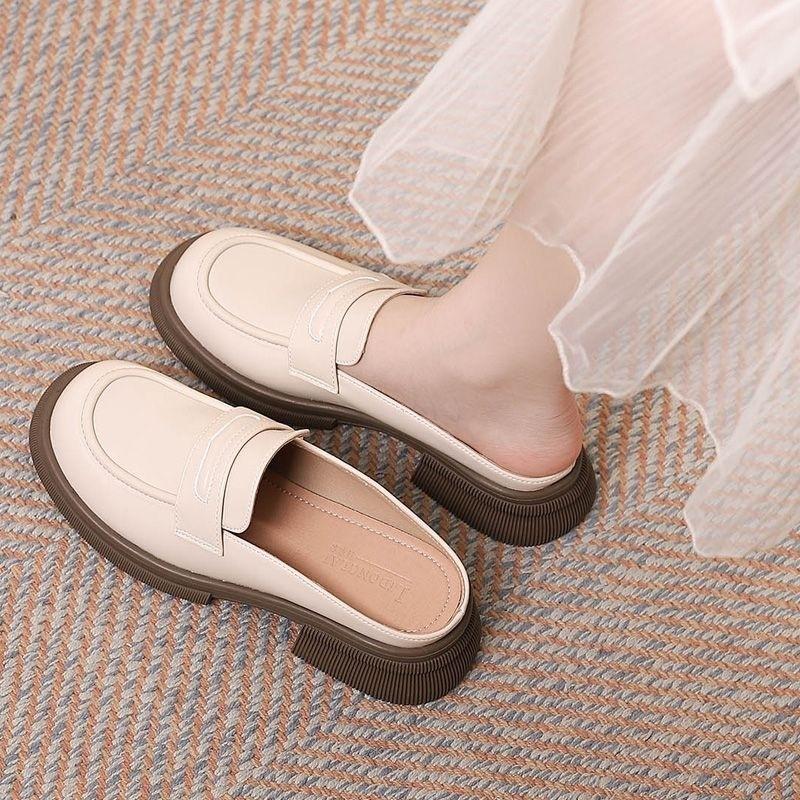 Small man increases the height of the bag head and half slippers for women to wear in the summer of 2025, new lazy shoes without heels, loafer leather