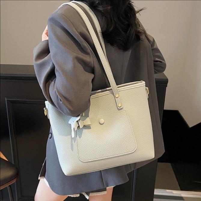 Fashion Large-capacity Bag Women's New Solid Color Versatile Commuter Shoulder Messenger Bag