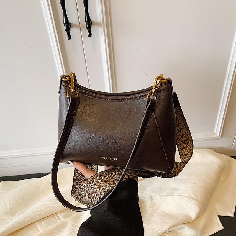 

Autumn and winter light luxury versatile shoulder bag women s 2025 new high-end commuting simple shoulder crossbody bag