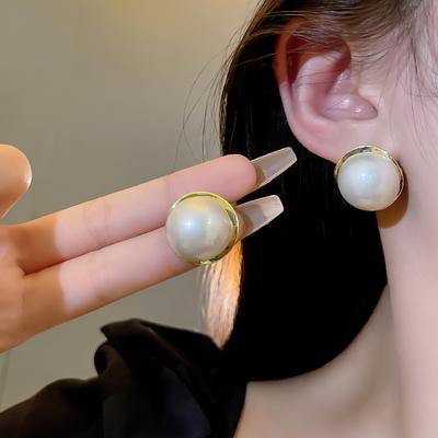 Vintage French Large Pearl Stud Earrings Women's Niche Design Earrings Year Earrings