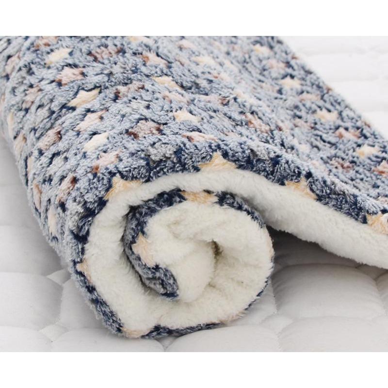 Pet Sleeping Mat Dog Bed Cat Bed Soft Hair Thickened Blanket Pad Fleece Home Washable Warm Bear Pattern Blanket Pet Supplies
