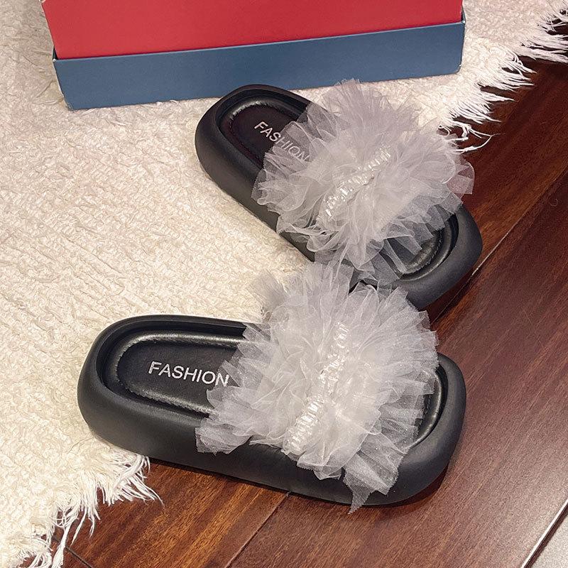 Small thick-soled muffins and height-enhancing cool slippers Women's 2025 summer new solid color sweet light luxury one-word slippers