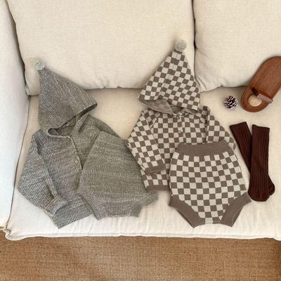 Koreanischer Frühlings-Kinder-Pullover-Set: Lässige Strickjacke mit Kapuze und Wollshorts für Jungen und Mädchen
