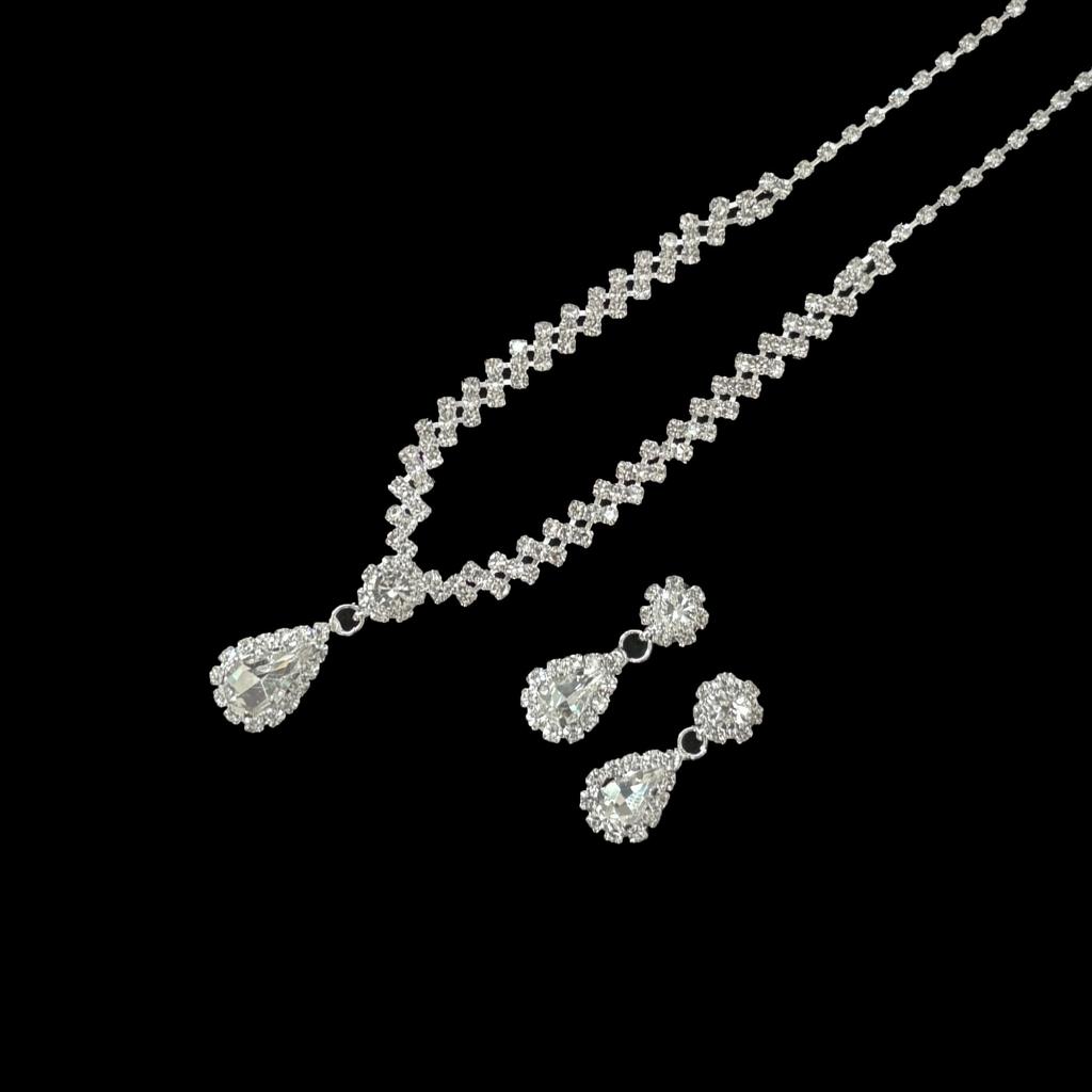 Water Drop V-shaped Fringed Necklace, Stud Earrings, Two-piece Set, European and American Niche Light Luxury Temperament Collarbone Chain