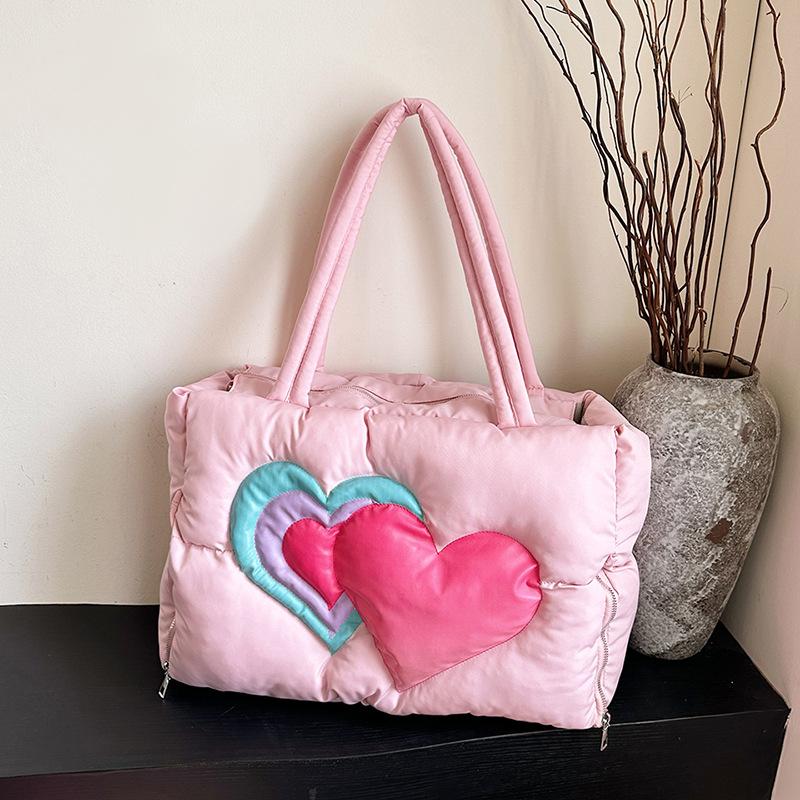 

2025 новая пуховая сумка женская большая вместительная большая сумка любовь пушистая милая портативная сумка через плечо сумка-тоут розовый