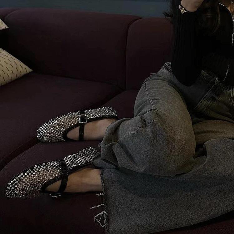 Haute couture version~ niche temperament hollow rhinestone ballet shoes 2025 new women's versatile one-word buckle shallow mouth single shoes