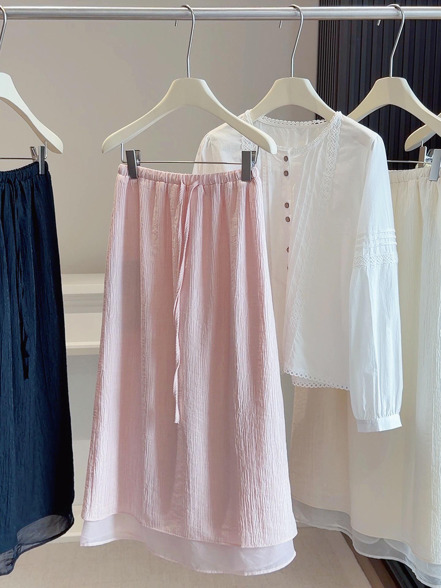 Women s Korean Style Textured High-Waisted Drawstring Skirt with Mesh Spliced Back Slit Hem Medium