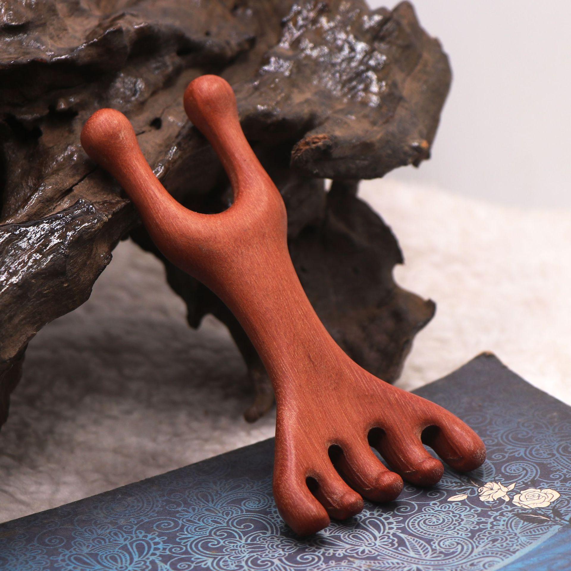 Резной массажный гребень из золотого сандала и оленьих рогов с морским коньком, дельфином и пятишариковым меридиональным гребнем