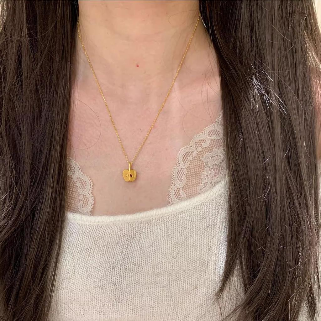 Mittelalterliches Gold gebürsteter Apfel Wunschfrucht Anhänger Halskette Heiligabend Weihnachten Diamant Sternenförmige Schlüsselbein Kette Damen